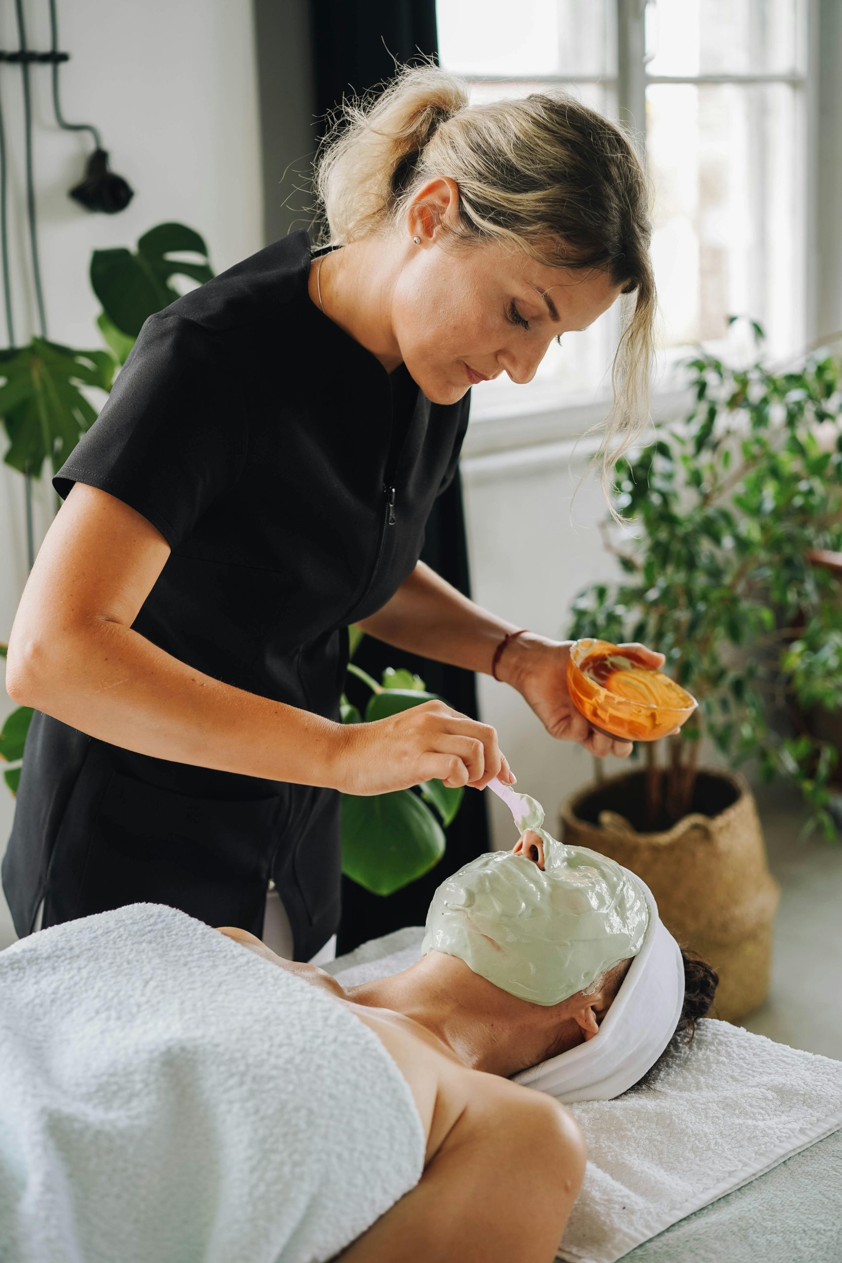 Face & Skin: Your Ultimate Guide to Advanced Facial Aesthetics and Skin Rejuvenation